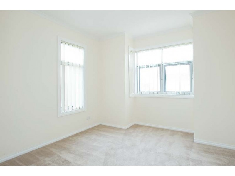 2/66 Civic Parade, Altona VIC 3018