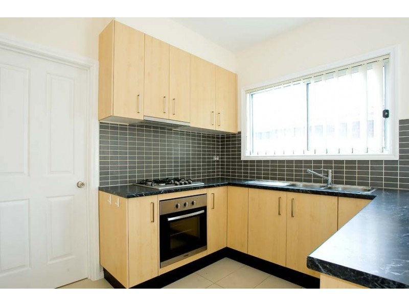 2/66 Civic Parade, Altona VIC 3018