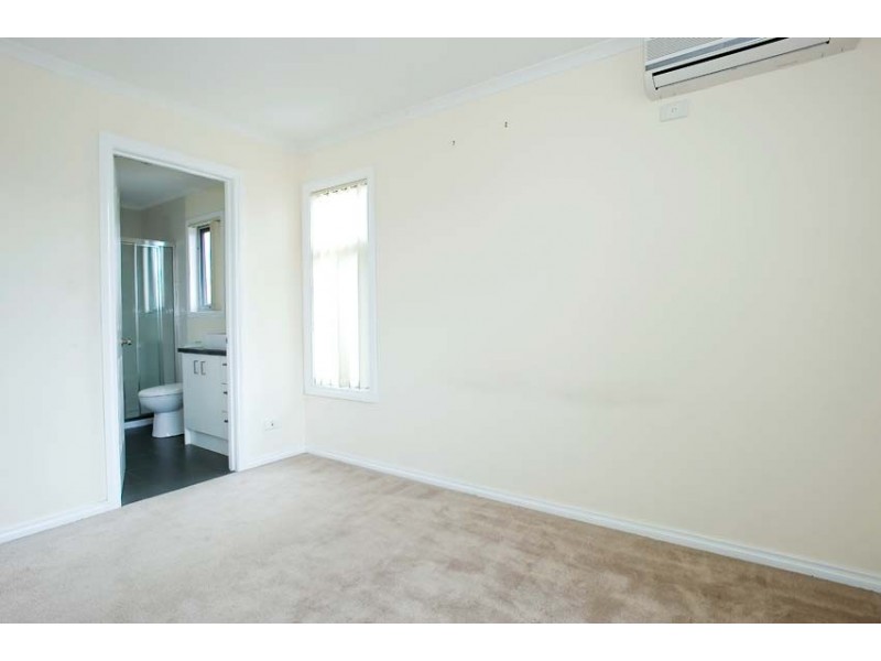 2/66 Civic Parade, Altona VIC 3018