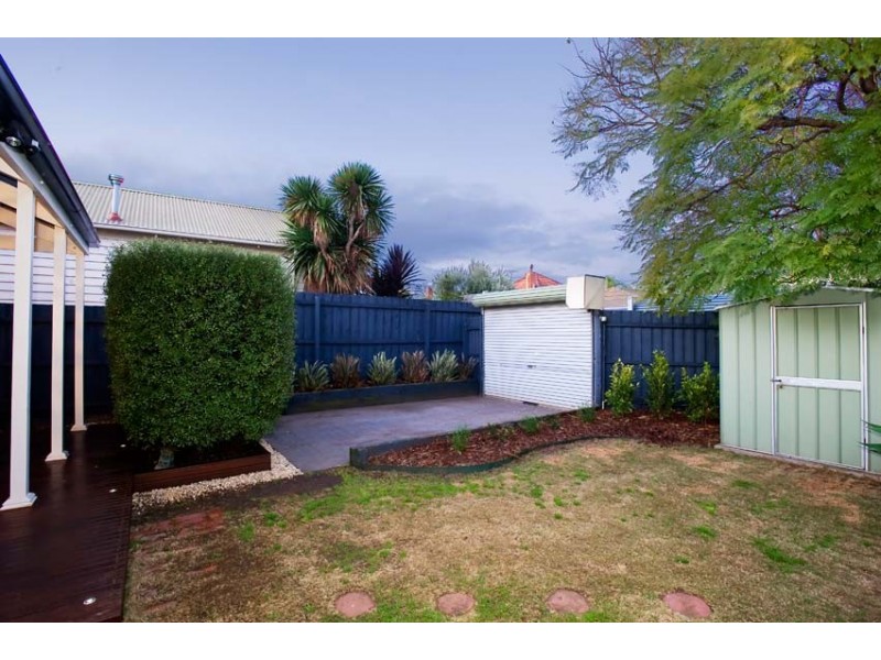 123 Queensville Street, Kingsville VIC 3012