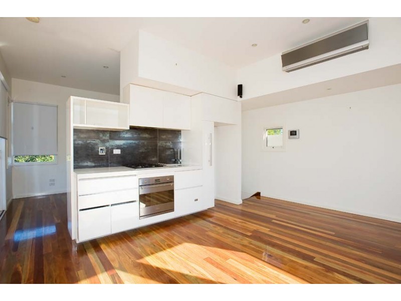 26 Swan Court, Newport VIC 3015