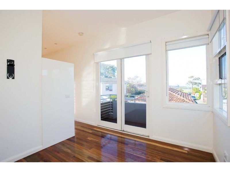 26 Swan Court, Newport VIC 3015