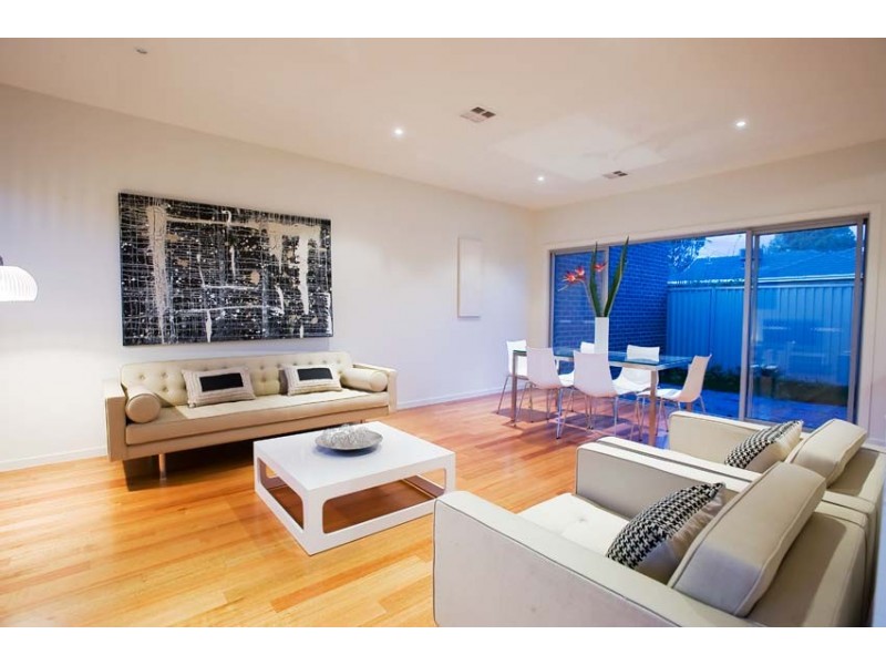 2/130 Woods Street, Newport VIC 3015