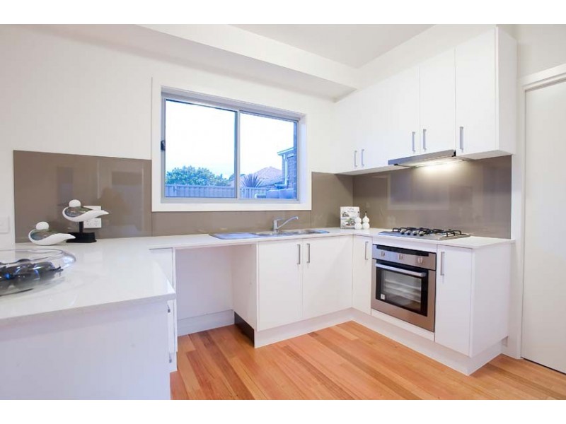 2/130 Woods Street, Newport VIC 3015