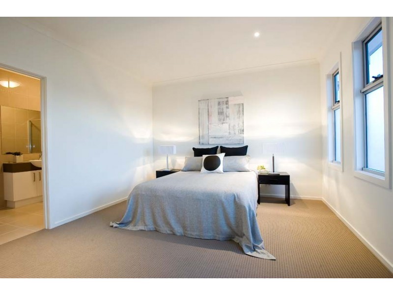 2/130 Woods Street, Newport VIC 3015