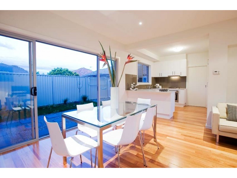 2/130 Woods Street, Newport VIC 3015