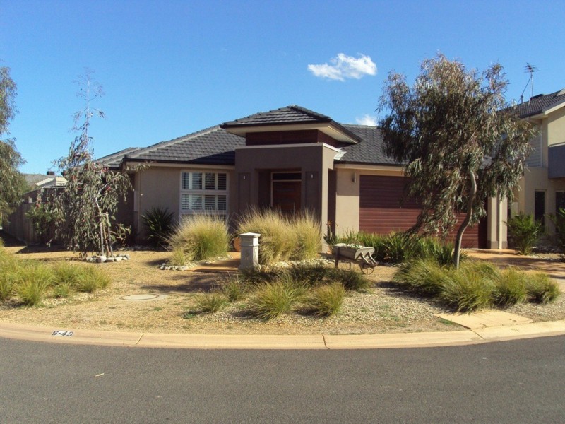 20 Monterey Bay Drive, Sanctuary Lakes VIC 3030