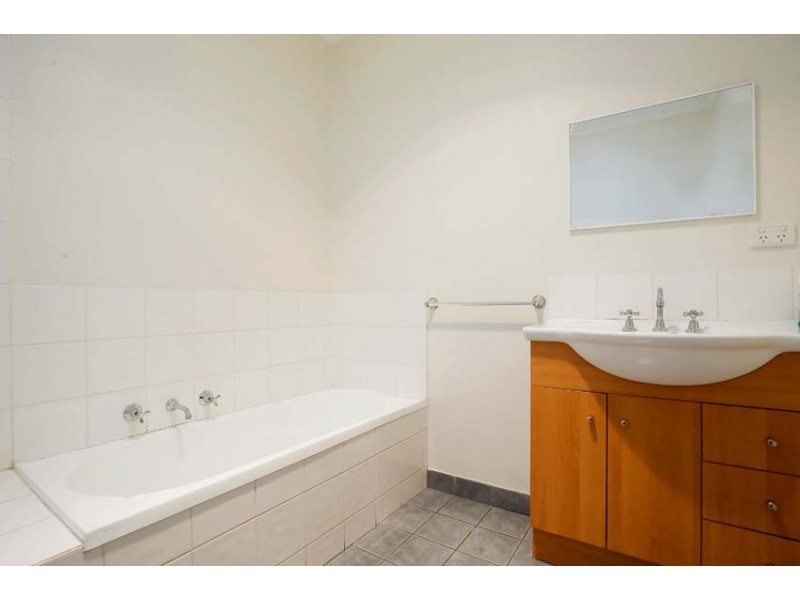 4/144 Woods Street, Newport VIC 3015