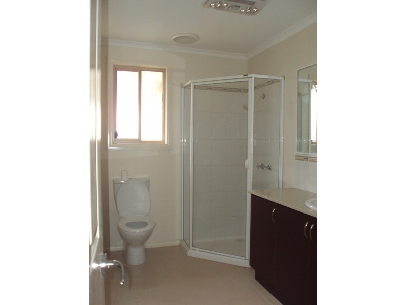 1/107 Ballarat Road, Maidstone VIC 3012