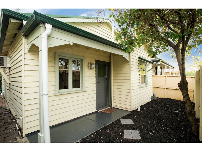 8 Junction Street, Seddon VIC 3011