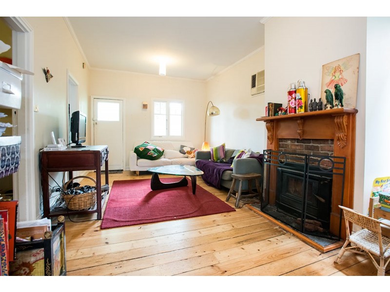 8 Junction Street, Seddon VIC 3011