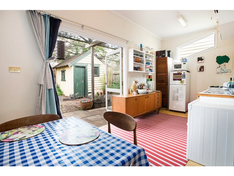 8 Junction Street, Seddon VIC 3011