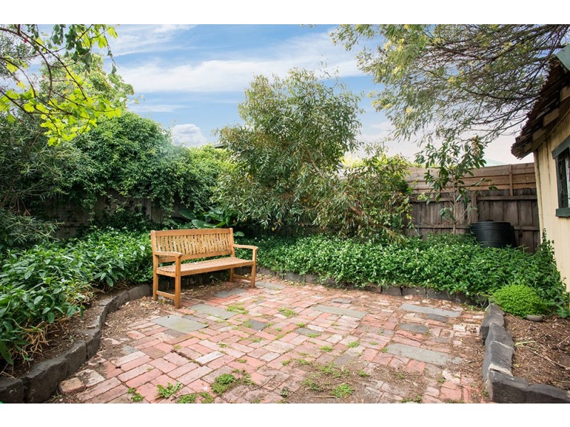 8 Junction Street, Seddon VIC 3011