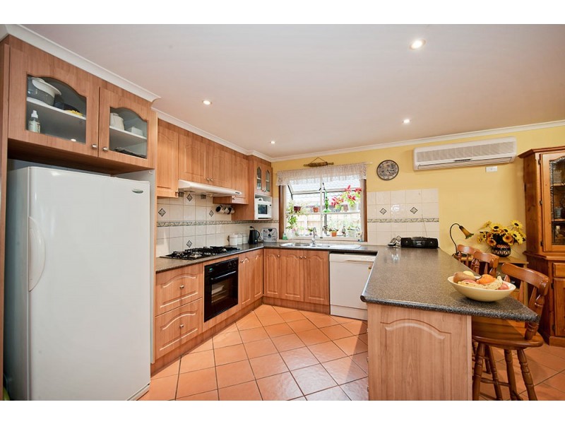 12 Edina Grove, Altona Meadows VIC 3028