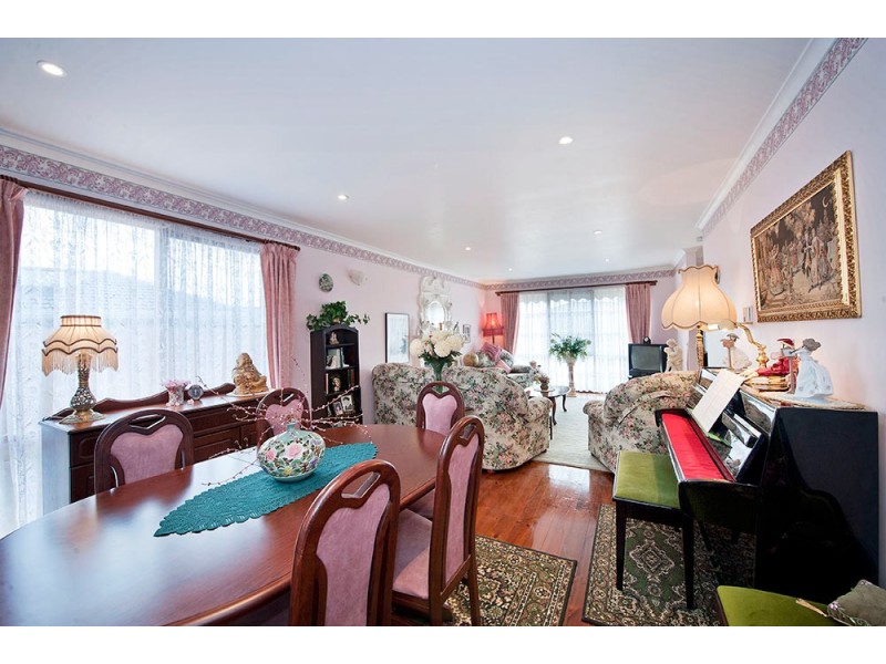 12 Edina Grove, Altona Meadows VIC 3028