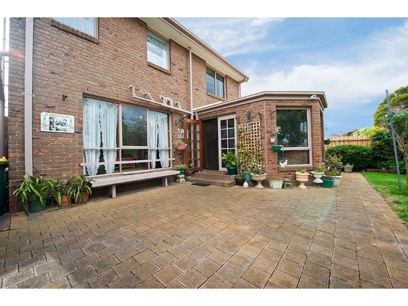 12 Edina Grove, Altona Meadows VIC 3028