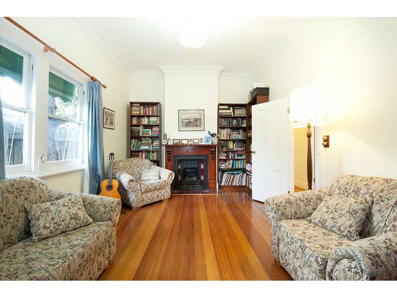 10 Margaret Street, Seddon VIC 3011