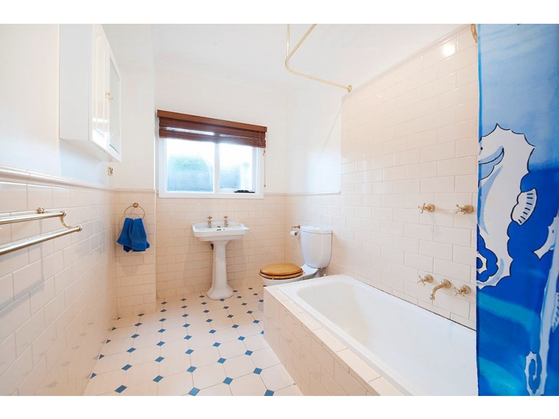 10 Margaret Street, Seddon VIC 3011