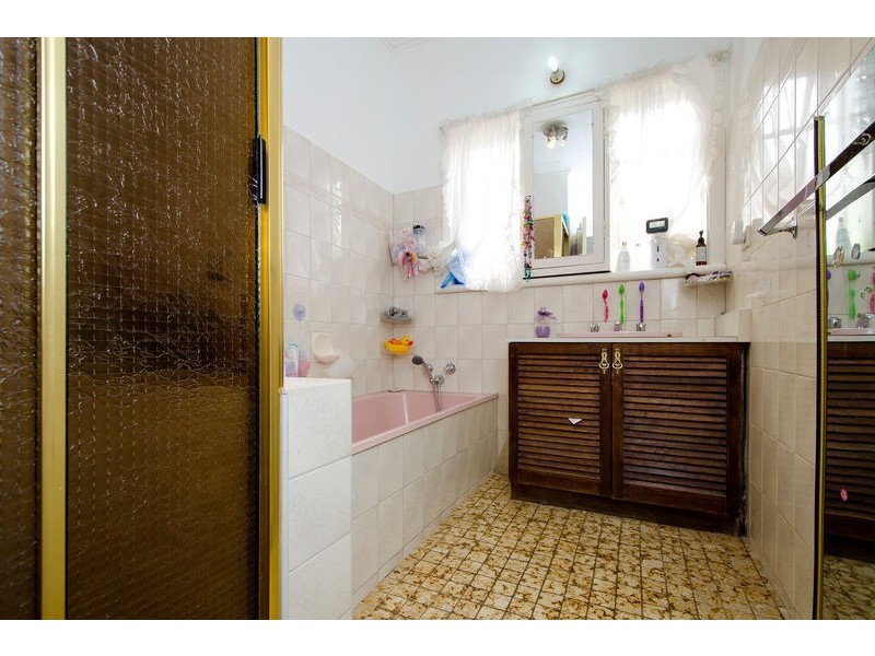 16 The Broadway, Altona North VIC 3025