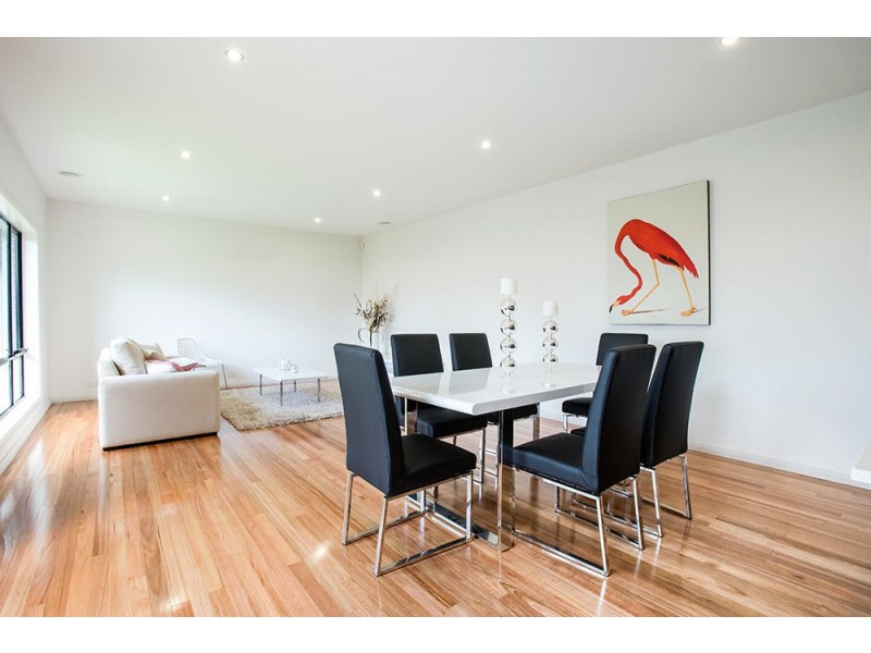 17 Paproth Grove, Altona North VIC 3025