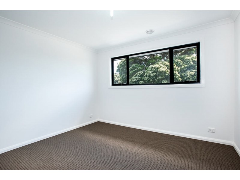 17 Paproth Grove, Altona North VIC 3025