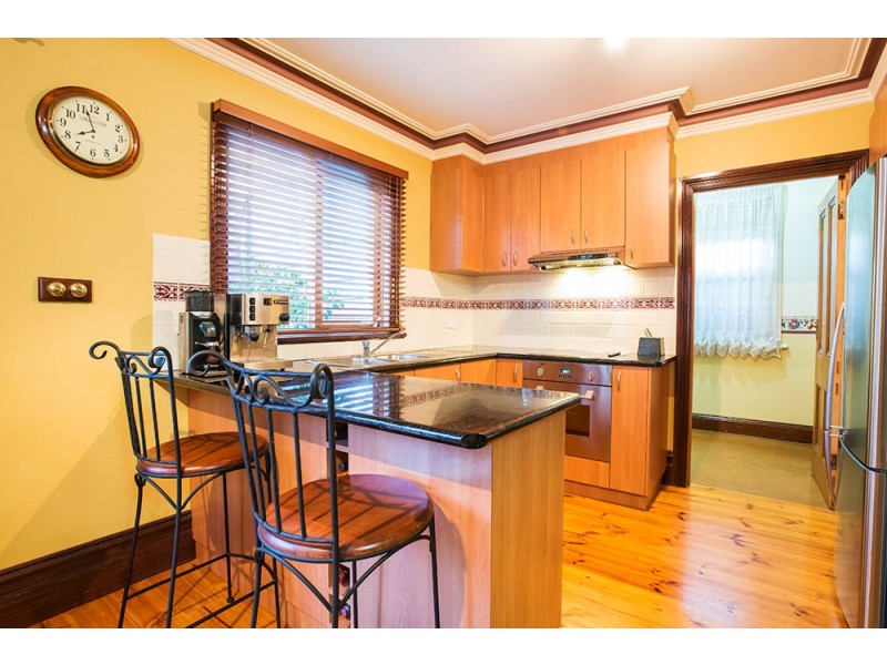 27 Pilgrim Street, Seddon VIC 3011
