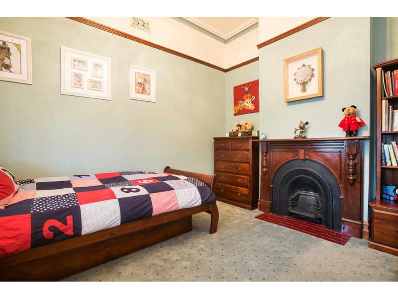 27 Pilgrim Street, Seddon VIC 3011