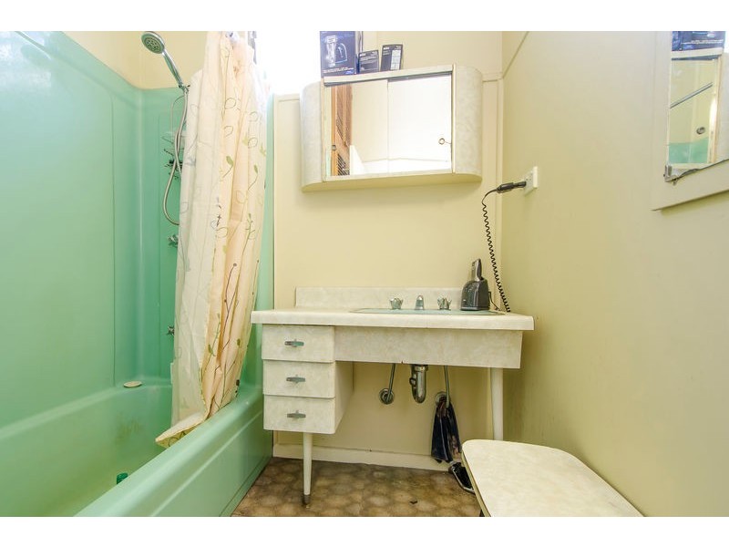 26 Pentland Parade, Seddon VIC 3011