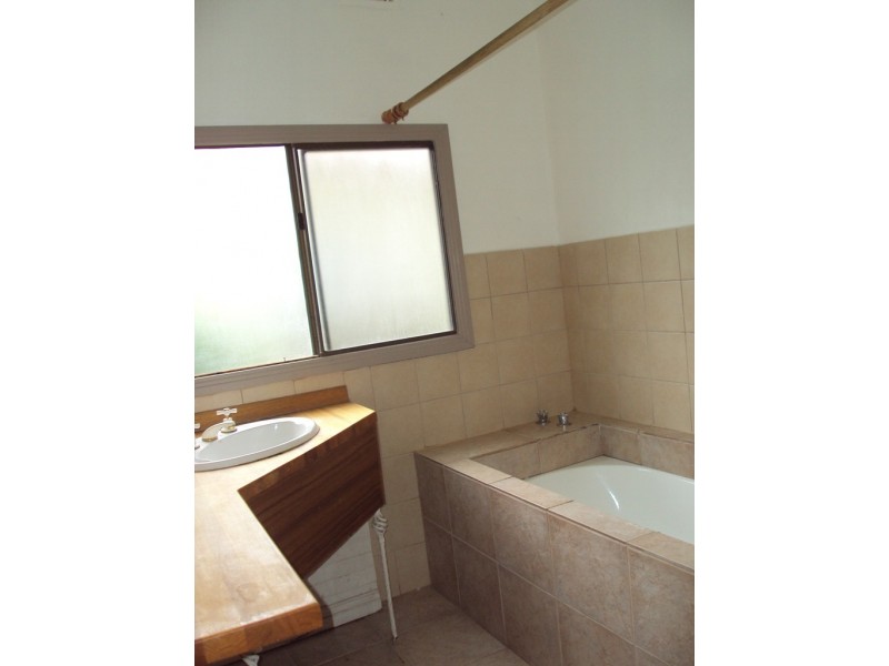 15 Powell Crescent, Maidstone VIC 3012