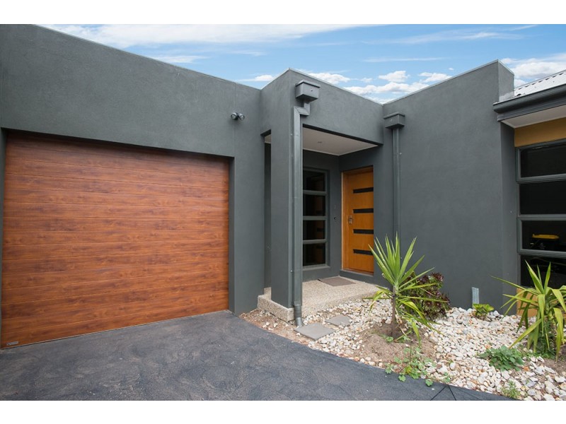 2/50 Conifer Avenue, Brooklyn VIC 3012