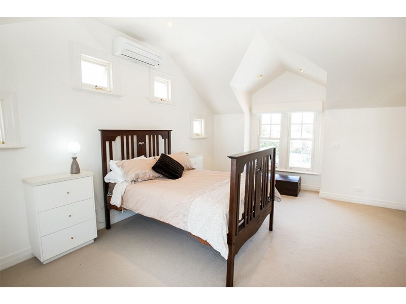 32 Bunbury Street, Newport VIC 3015