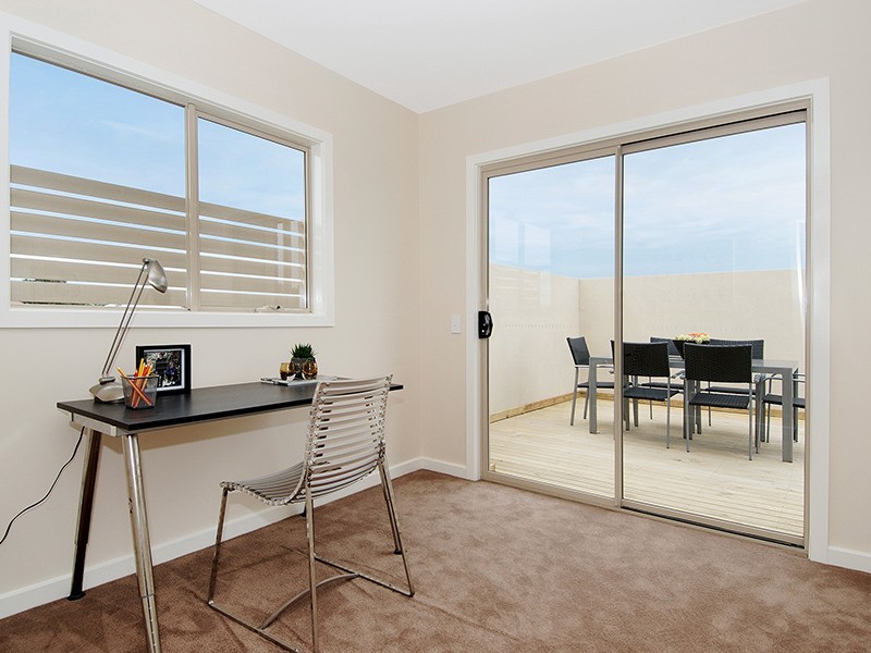 2/55 Paxton Street, South Kingsville VIC 3015