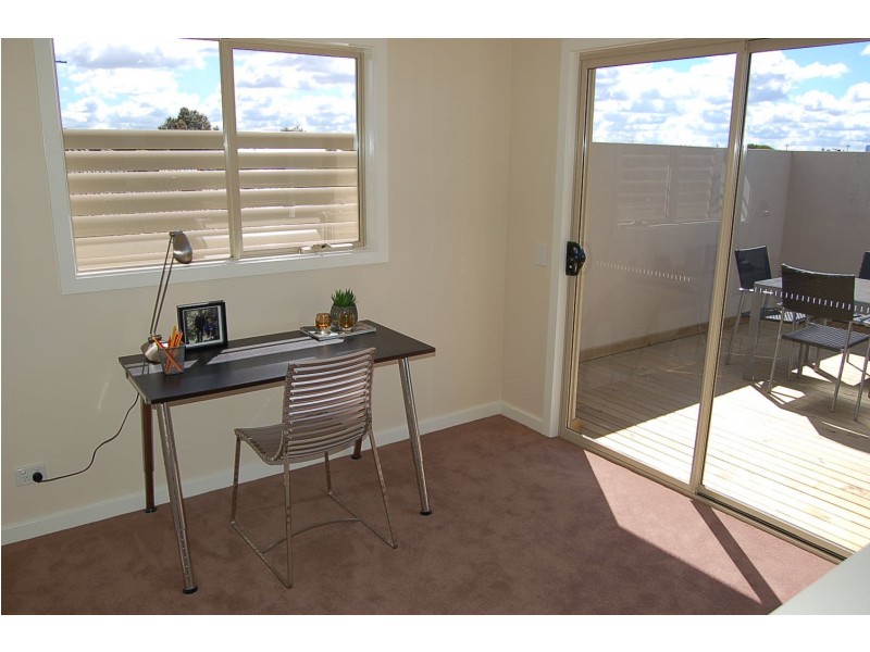 2/55 Paxton Street, South Kingsville VIC 3015
