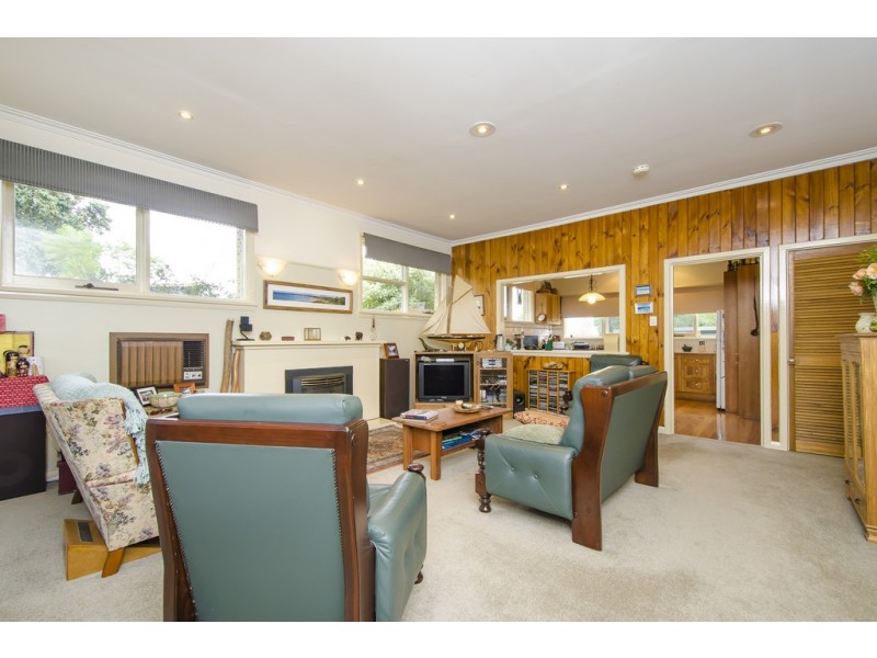 18 Maidstone Street, Altona VIC 3018