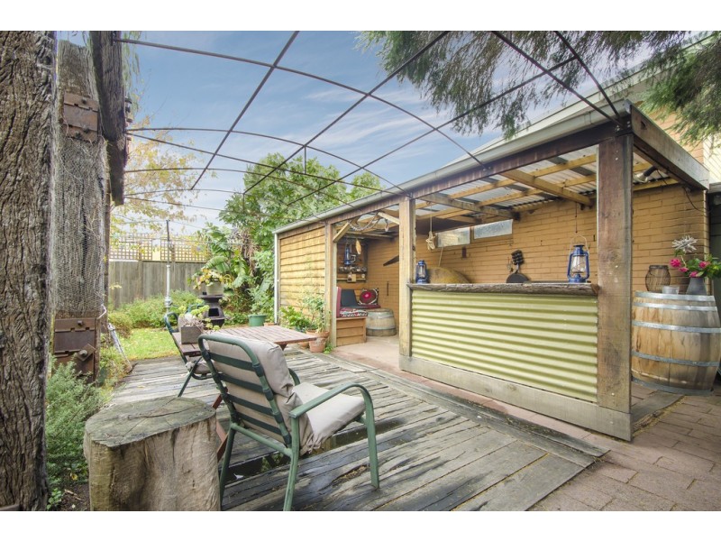 18 Maidstone Street, Altona VIC 3018