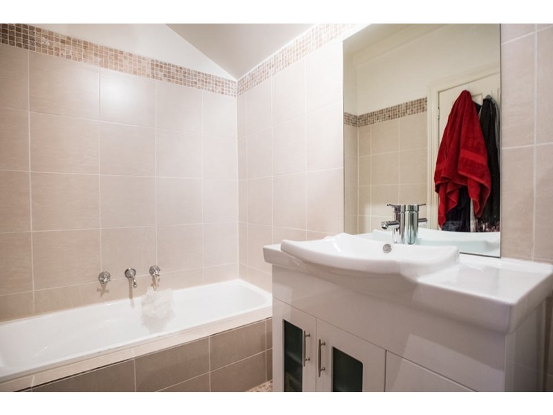 1/22 Emma Street, Seddon VIC 3011