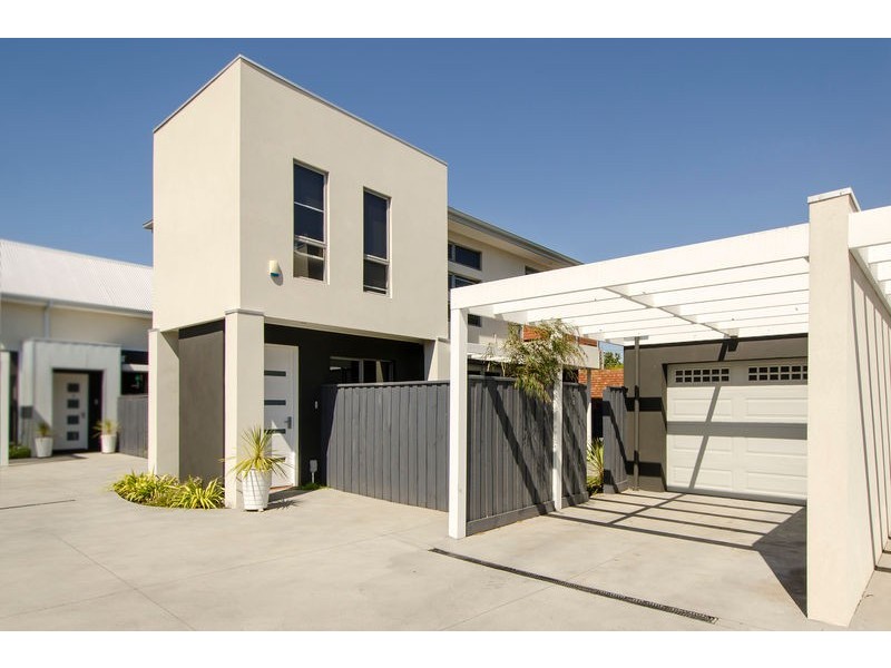 2/217 Woods Street, Newport VIC 3015