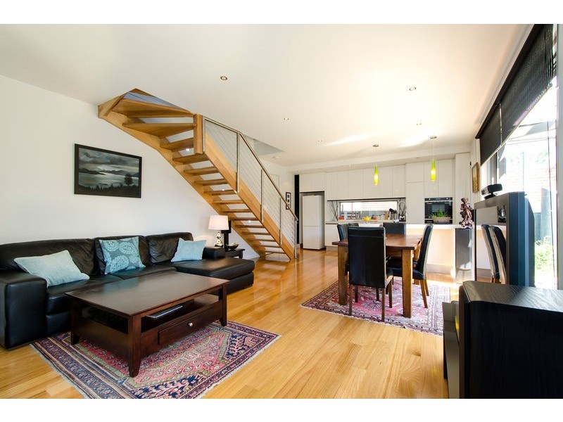 2/217 Woods Street, Newport VIC 3015