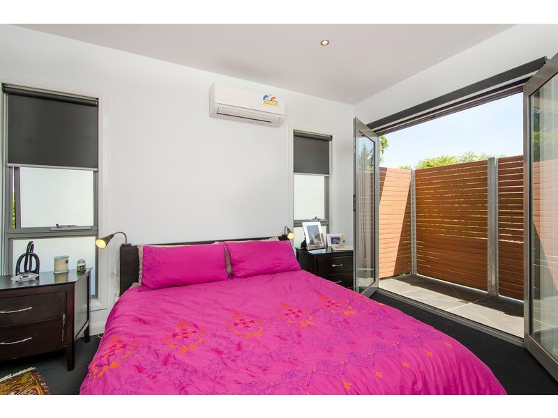 2/217 Woods Street, Newport VIC 3015