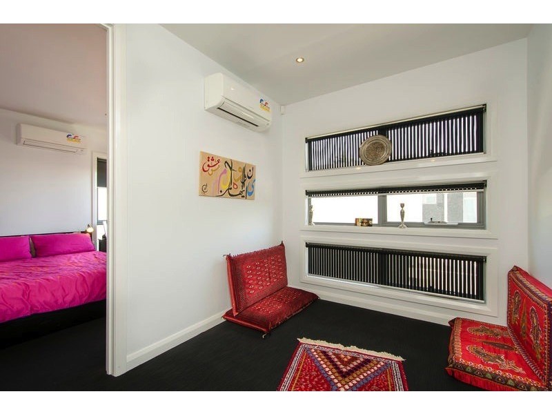 2/217 Woods Street, Newport VIC 3015