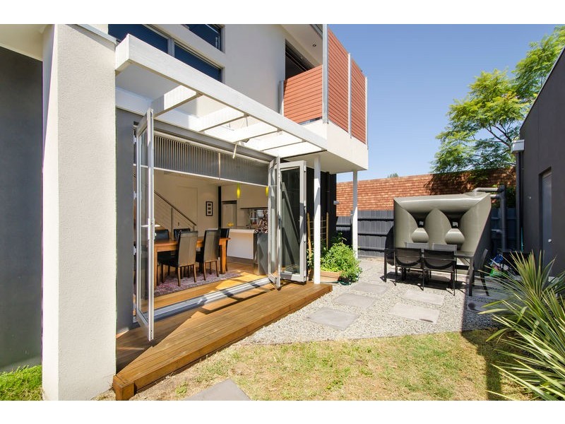 2/217 Woods Street, Newport VIC 3015