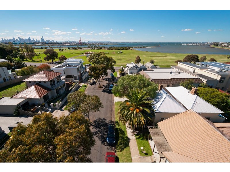 1 Peel Street, Newport VIC 3015