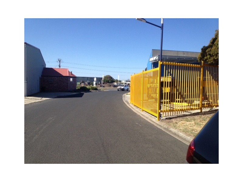 17/2 Techno Park Drive, Williamstown VIC 3016