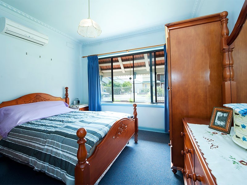 31 Conifer Avenue, Brooklyn VIC 3012