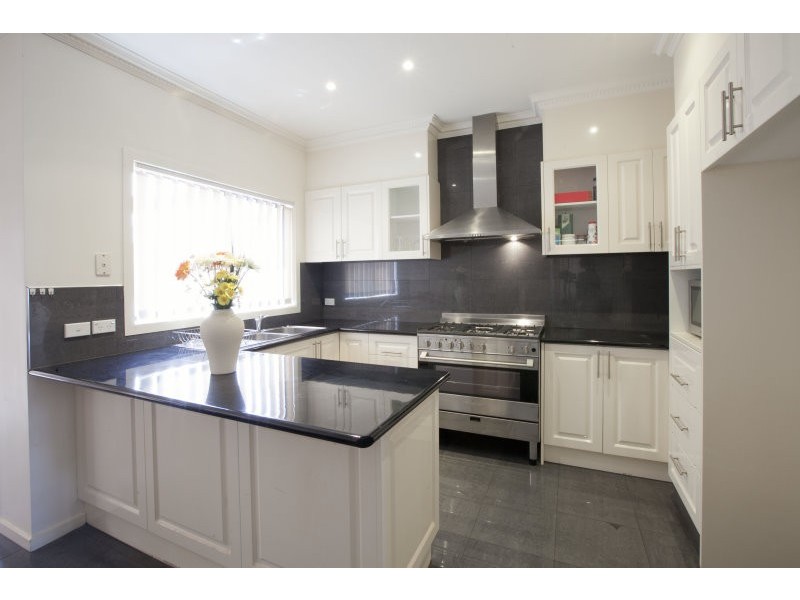 284A Somerville Road, Kingsville VIC 3012