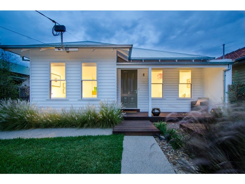 21 Oakbank Street, Newport VIC 3015