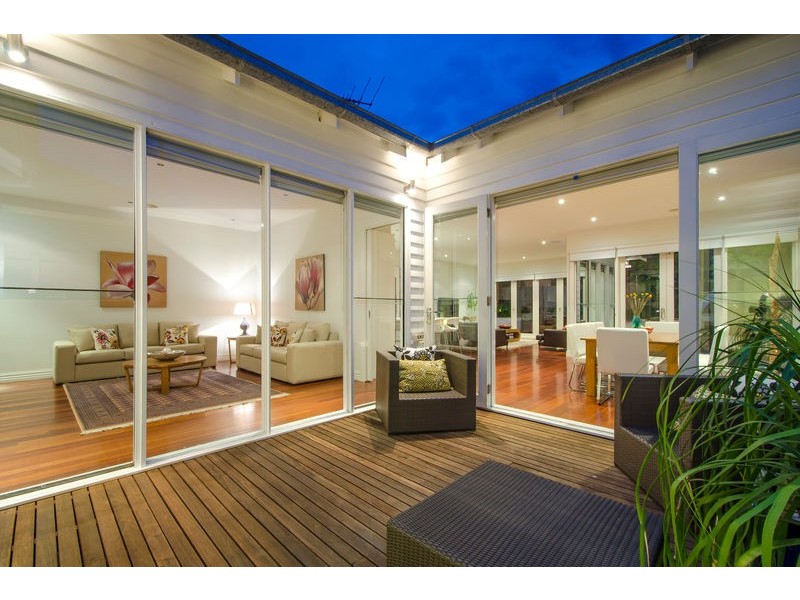 21 Oakbank Street, Newport VIC 3015