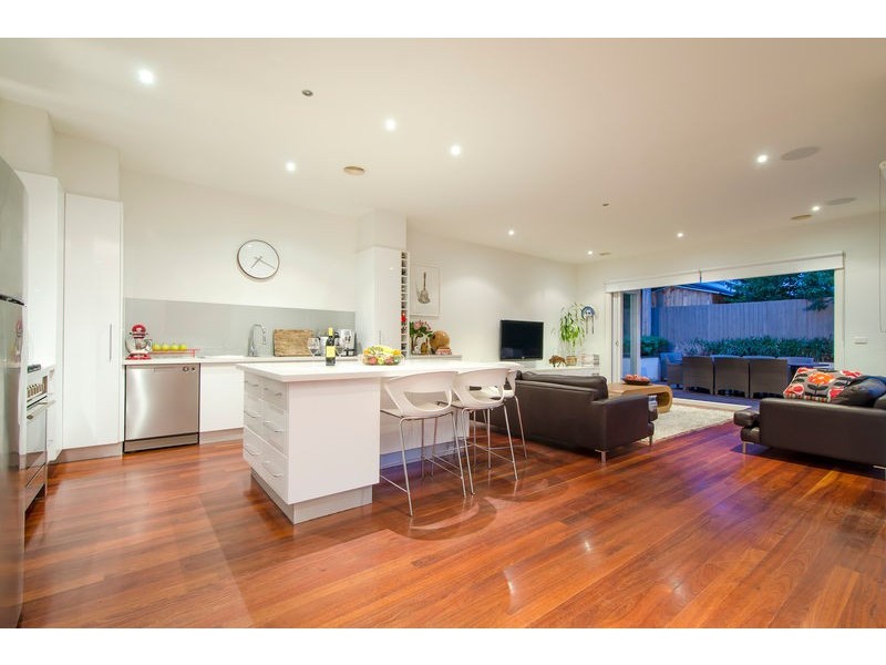 21 Oakbank Street, Newport VIC 3015