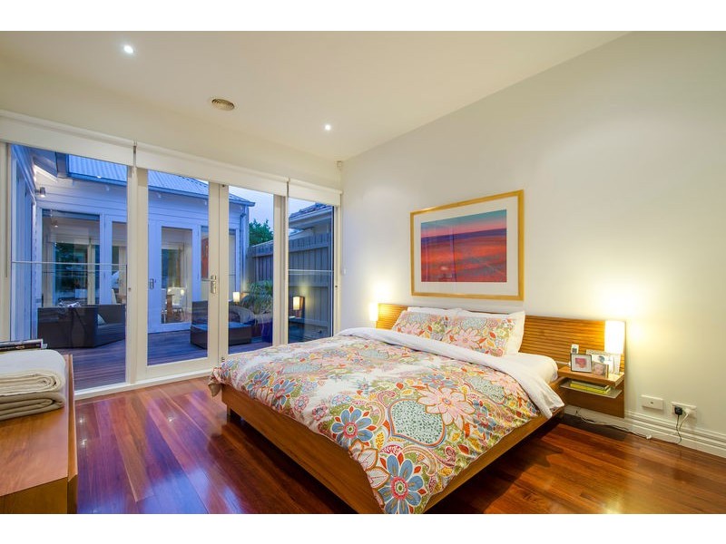 21 Oakbank Street, Newport VIC 3015