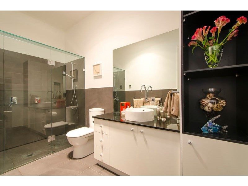 21 Oakbank Street, Newport VIC 3015